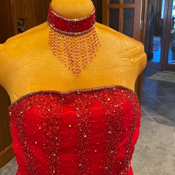 Evening wear Red Sequin Top and Skirt size 6 - Picture 2 of 9